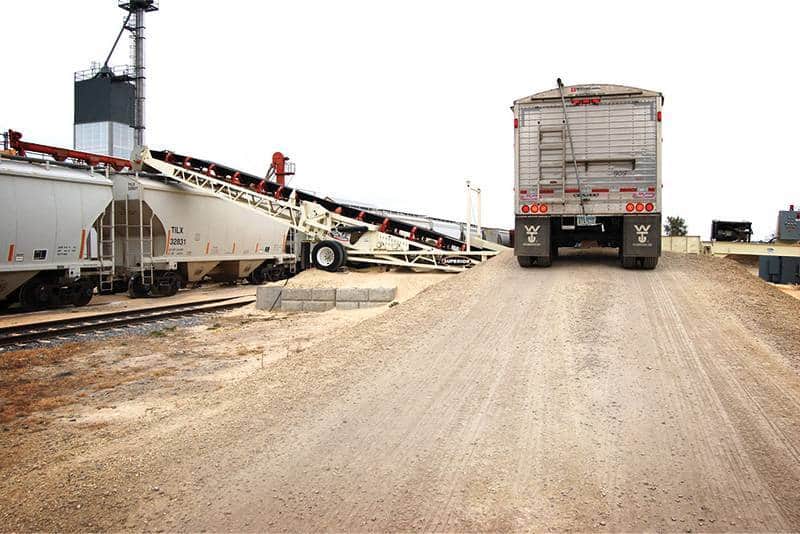 RazerTail Truck Unloader | Superior Industries